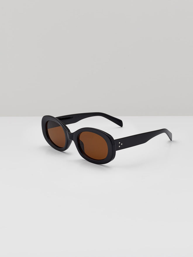 black sunglasses with thick frame